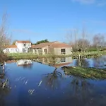 Nyaraló Renove Avec Spa, Piscine Chauffee, Wifi Et Acces Handicapes Au Coeur Du Marais Breton - Fr-1-426-321
